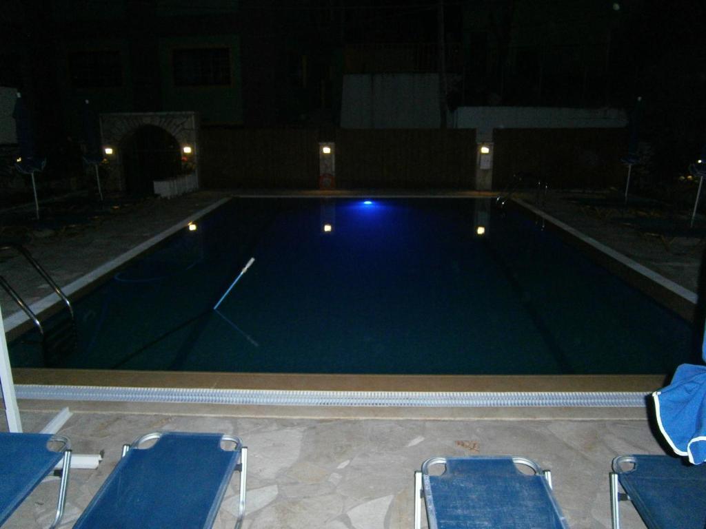 Petros Studios Poros  Esterno foto