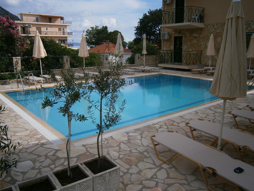 Petros Studios Poros  Esterno foto